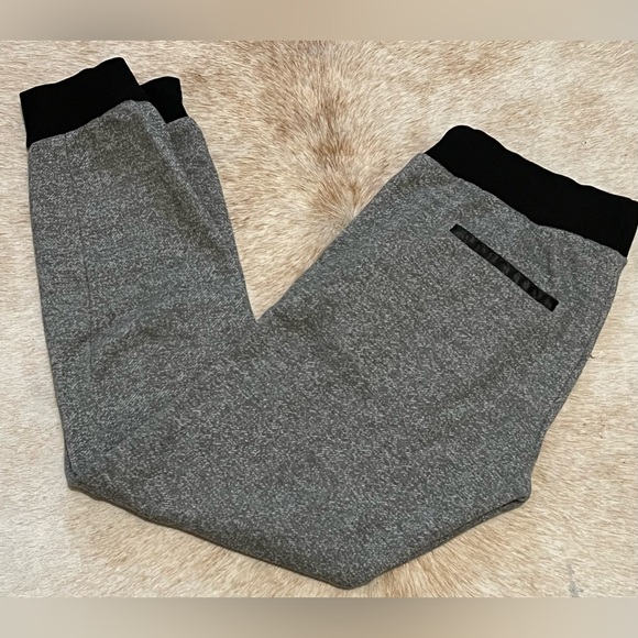 Ladies joggers - Picture 4 of 4